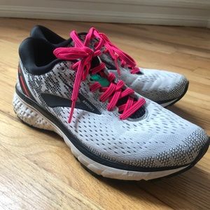 Brooks women’s running shoes